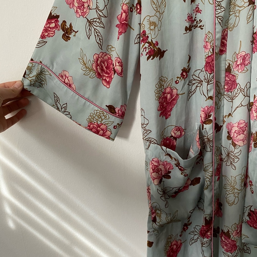 Floral Robe - Picture 3 of 6